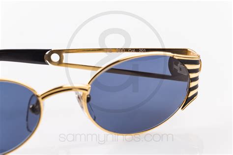 Fendi FS 300 001 Sunglasses in Black 